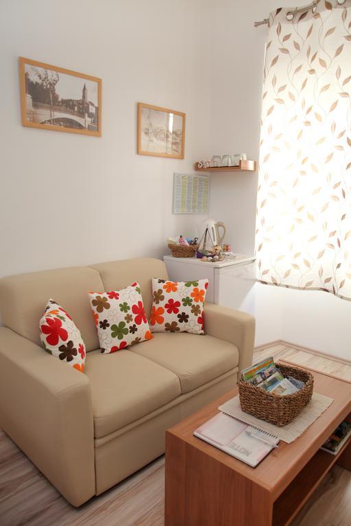 Room Mira Trogir Extérieur photo