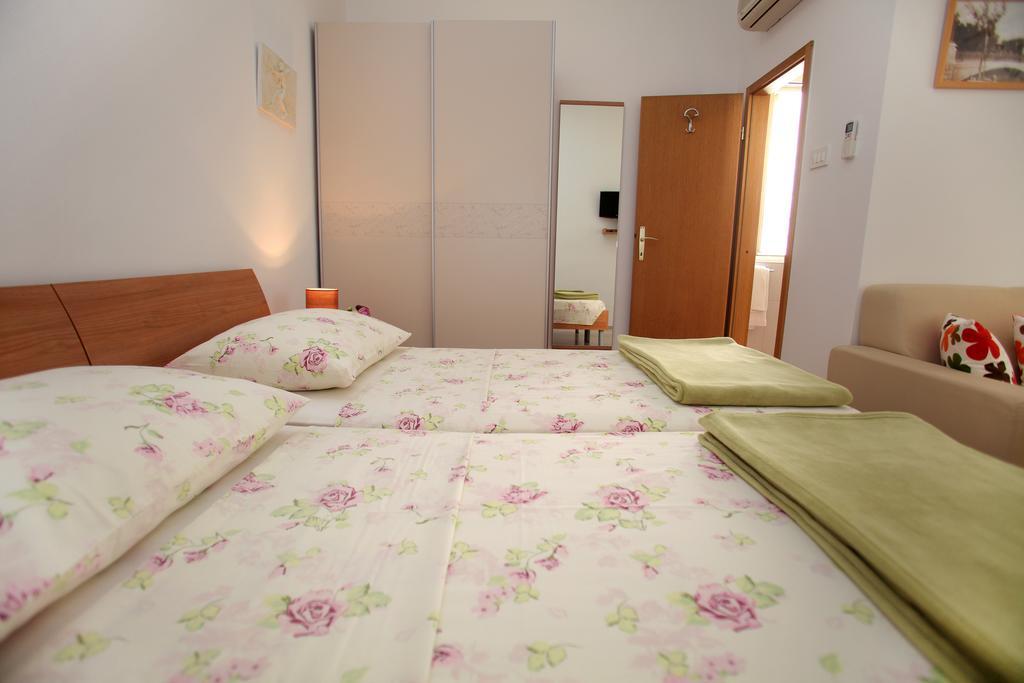 Room Mira Trogir Extérieur photo